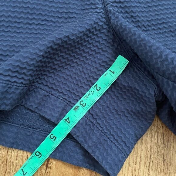Lilly Pulitzer The Callahan navy blue textured shorts sz 4 - Picture 11 of 12